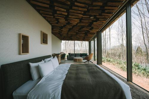 스노우 피크 필드 스위트 스파 헤드쿼터스 (SNOW PEAK FIELD SUITE SPA HEADQUARTERS) 산조 객실 내부 - 산조 료칸 사진 스노우 피크 필드 스위트 스파 헤드쿼터스 (SNOW PEAK FIELD SUITE SPA HEADQUARTERS) 산조 객실 내부 - 산조 료칸 사진