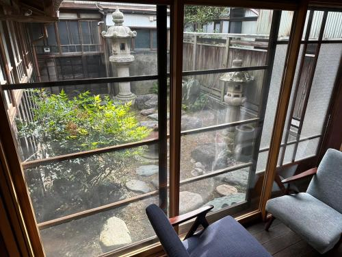 (一棟貸切)町家体験ゲストハウス「ほんまちの家」〜高岡市の伝統的な古民家~ ((一棟貸切)町家体験ゲストハウス「ほんまちの家」〜高岡市の伝統的な古民家~) 다카오카 정원 - 호텔 이미지 (一棟貸切)町家体験ゲストハウス「ほんまちの家」〜高岡市の伝統的な古民家~ ((一棟貸切)町家体験ゲストハウス「ほんまちの家」〜高岡市の伝統的な古民家~) 다카오카 정원 - 호텔 이미지