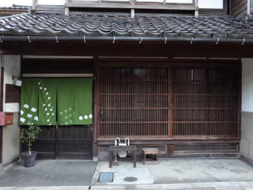 (一棟貸切)町家体験ゲストハウス「ほんまちの家」〜高岡市の伝統的な古民家~ ((一棟貸切)町家体験ゲストハウス「ほんまちの家」〜高岡市の伝統的な古民家~) 다카오카 숙소 외관 - 일본 이미지 (一棟貸切)町家体験ゲストハウス「ほんまちの家」〜高岡市の伝統的な古民家~ ((一棟貸切)町家体験ゲストハウス「ほんまちの家」〜高岡市の伝統的な古民家~) 다카오카 숙소 외관 - 일본 이미지