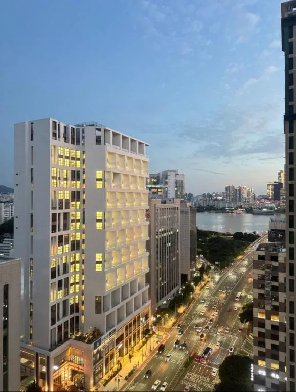 마포 뉴매드 럭셔리 마블 로프트 스위트 ( Luxury Marble Loft Suite at MAPO NEWMAD) - 서울 마포 마포 뉴매드 럭셔리 마블 로프트 스위트 마포의 중심에서 누리는 교통의 편리함