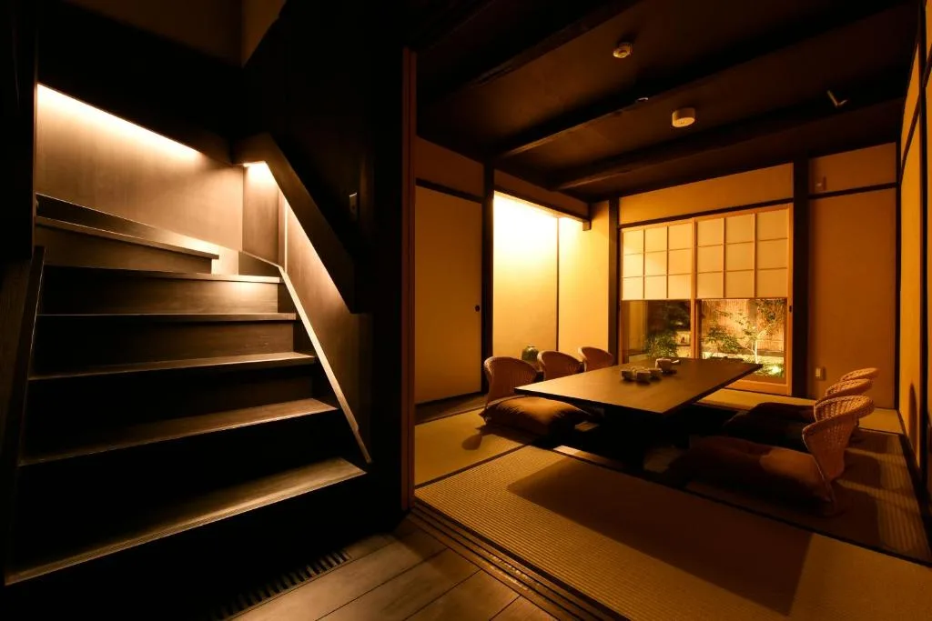 쿠라야 가미고조초 (Kuraya Kamigojocho) - 일본 교토 시모교 쿠라야 가미고조초 실제 객실 리뷰 86㎡ 넓은 공간과 프라이빗 풀의 매력