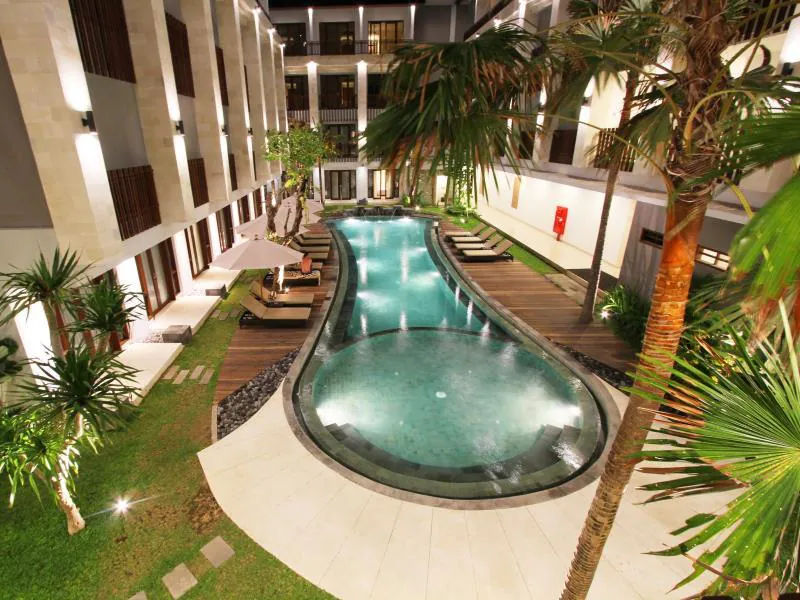 그랜드 라 왈론 호텔 (Grand La Walon Hotel) 호텔 전경