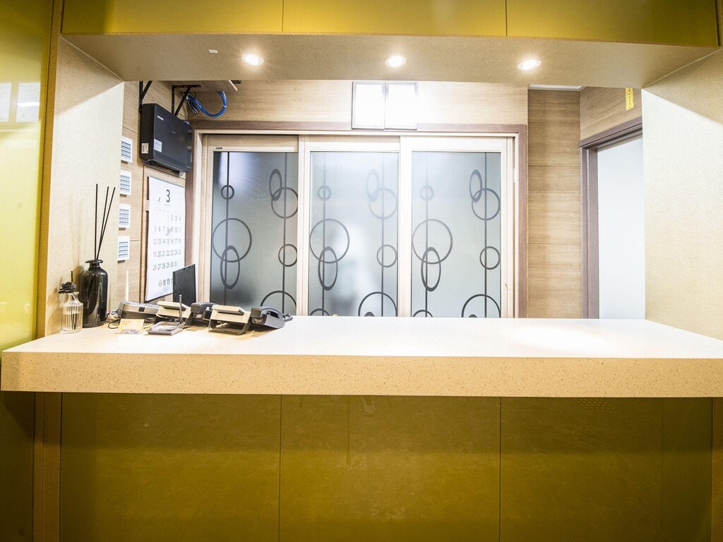 참피온 호텔 (Champion Hotel) 객실 및 시설