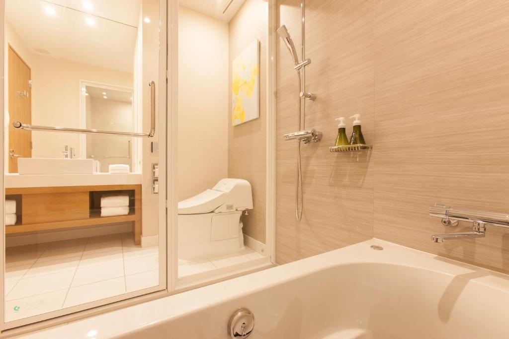 나고야 JR 게이트 타워 호텔 (Nagoya JR Gate Tower Hotel) 객실 및 시설