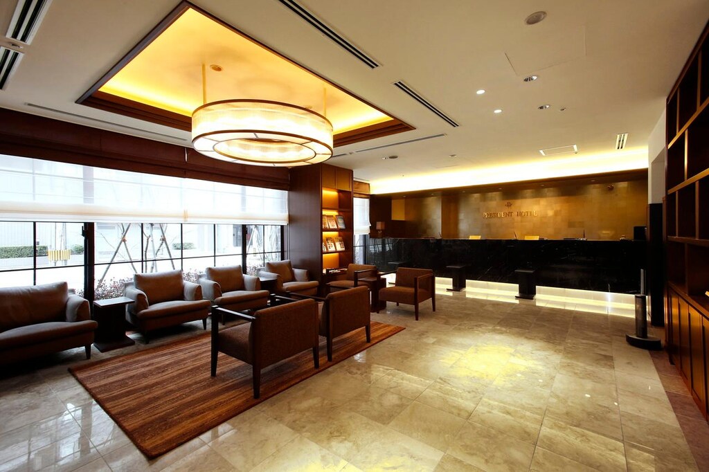 프레시던트 호텔 하카타 (President Hotel Hakata) 객실 및 시설