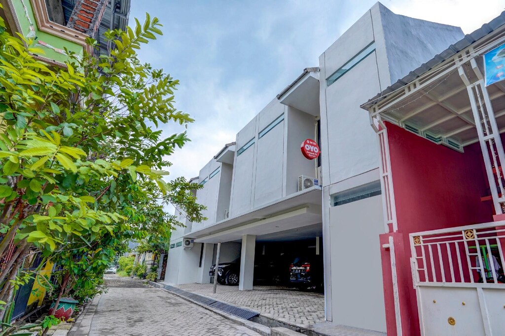 오요 90154 아누그라 Rr 샤리아 (OYO 90154 Anugrah Rr Syariah) 객실 및 시설