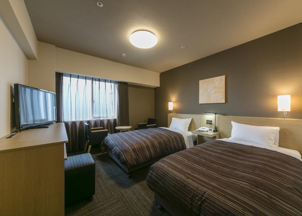 호텔 루트 인 쿠마모토 에키매 (Hotel Route Inn Kumamoto Ekimae) 위치 및 접근성