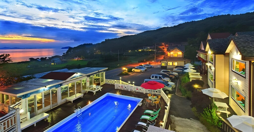 강화도 바닷가스파펜션 (Ganghwado Beach Spa Pension) 객실 및 시설