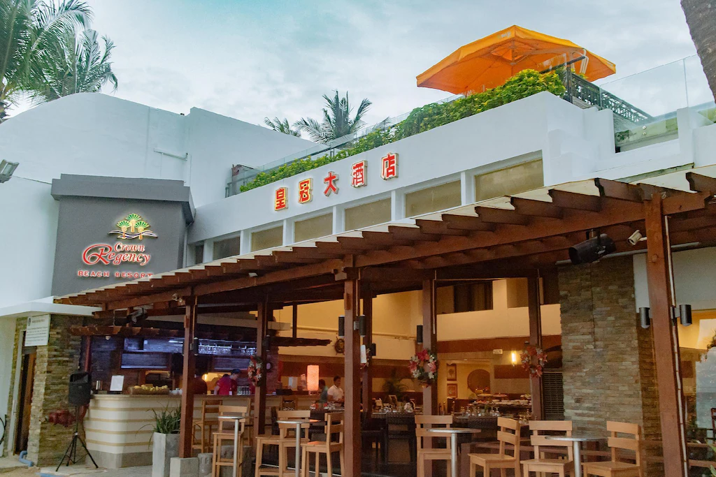 크라운 리젠시 리조트 (Crown Regency Beach Resort) 호텔 전경