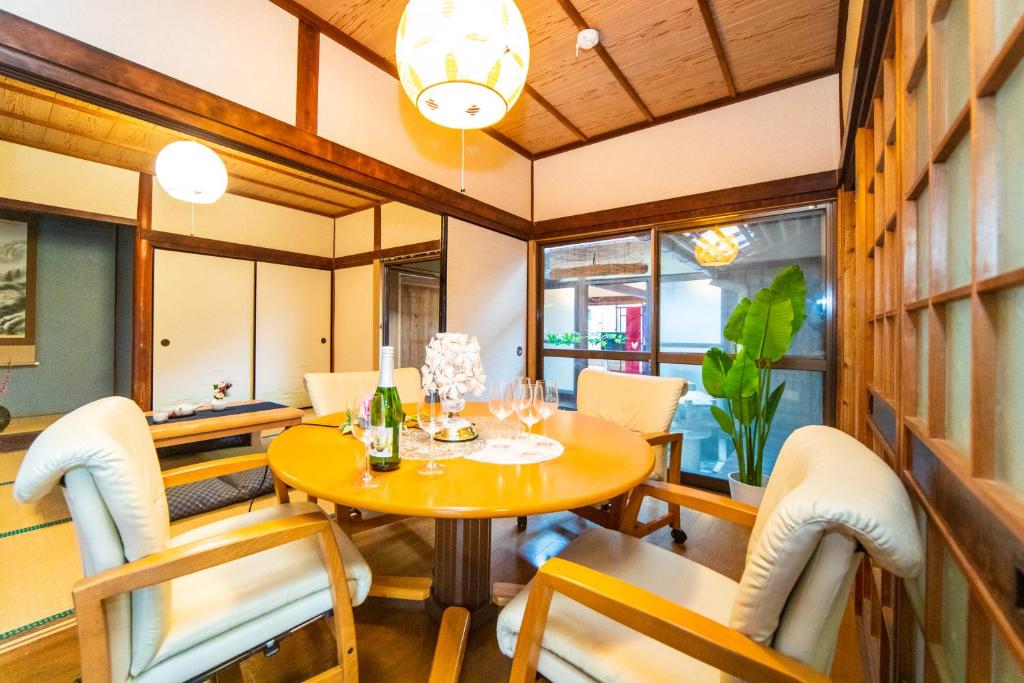 Awaji Seaside Hotel in Ikuho 객실 및 시설