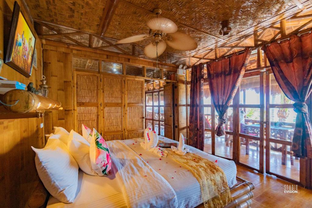 더 코랄 블루 오리엔탈 빌라 앤 스위트 (The Coral Blue Oriental Villas & Suites) 위치 및 접근성