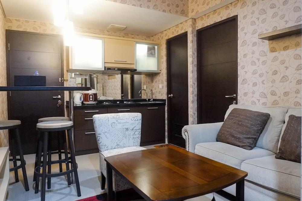 Minimalist 2Br Apartment at Tamansari Papilio 위치 및 접근성