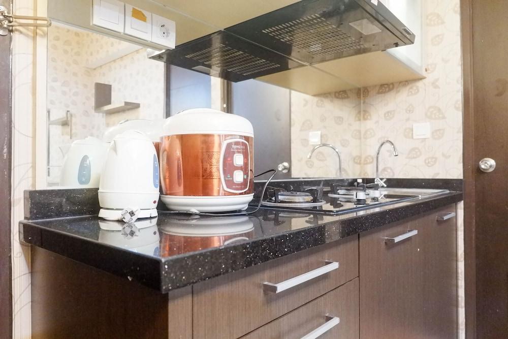 Minimalist 2Br Apartment at Tamansari Papilio 객실 및 시설