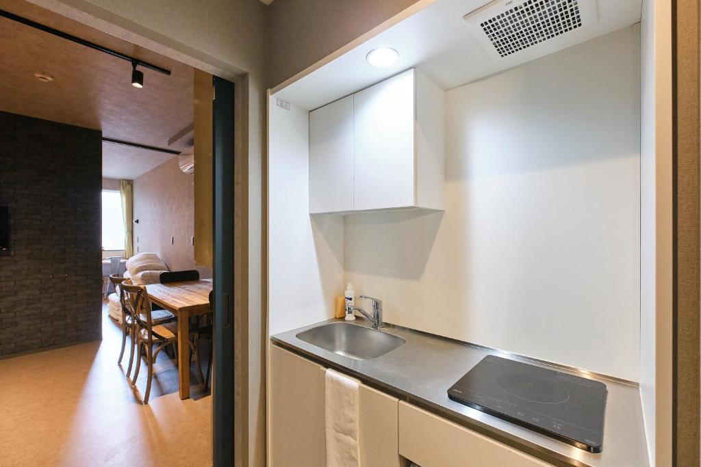 UCHI SUSUKINO WEST by Hotel Wheat 객실 및 시설