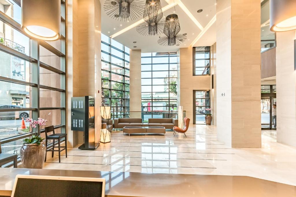 호텔 골든데이지 서귀포오션 (Hotel Goldendaisy Seogwipo ocean) 위치 및 접근성