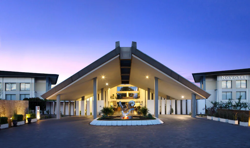 노보텔 마나도 골프 리조트 앤 컨벤션 센터 (Novotel Manado Golf Resort & Convention Center) 호텔 전경