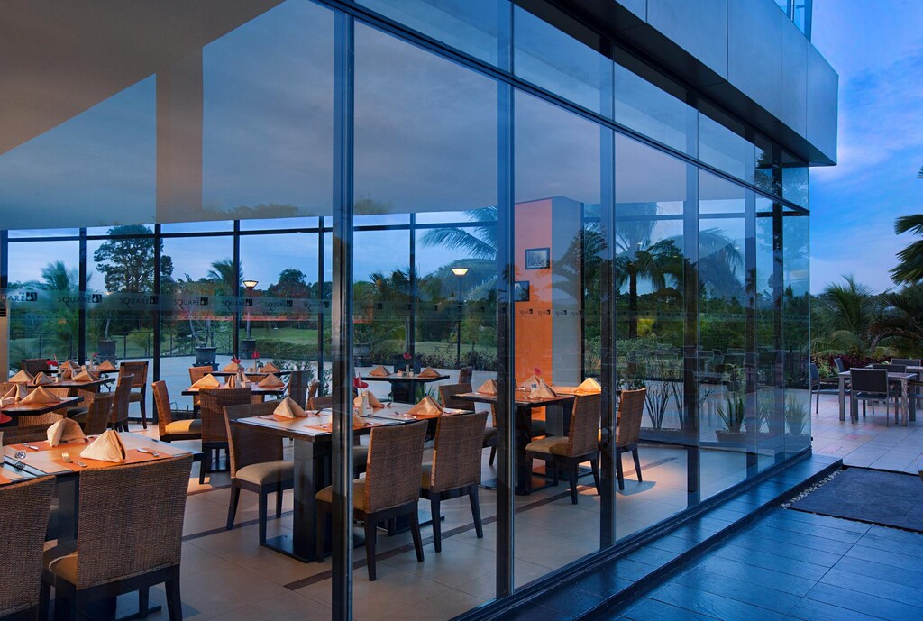 노보텔 마나도 골프 리조트 앤 컨벤션 센터 (Novotel Manado Golf Resort & Convention Center) 위치 및 접근성