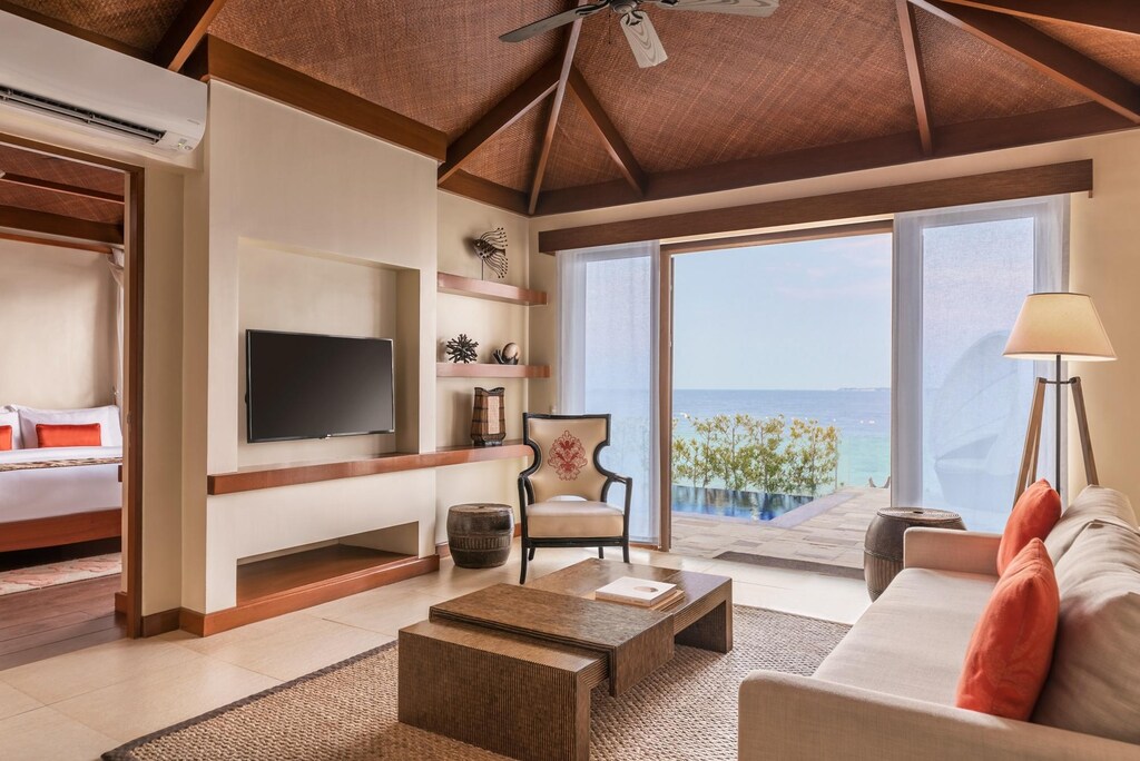 크림슨 리조트 앤 스파 막탄, 세부 (Crimson Resort and Spa Mactan, Cebu) 위치 및 접근성