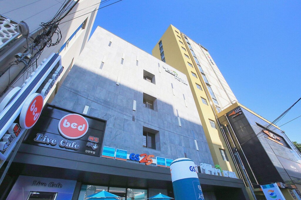 Happy Day Hotel 객실 및 시설