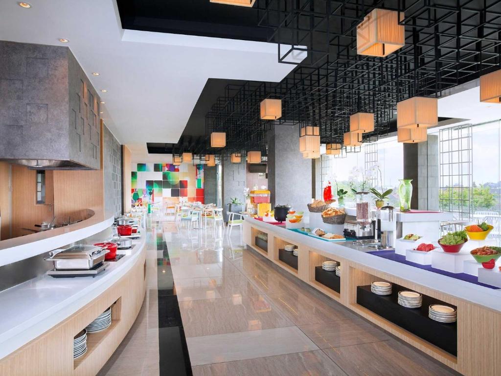 The Southern Hotel Surabaya 객실 및 시설