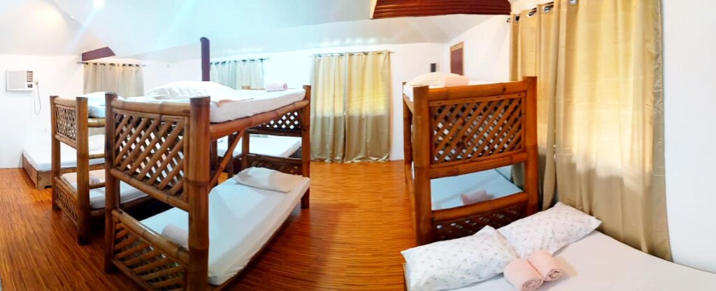 시아르가오 트로픽 호스텔 (Siargao Tropic Hostel) 위치 및 접근성
