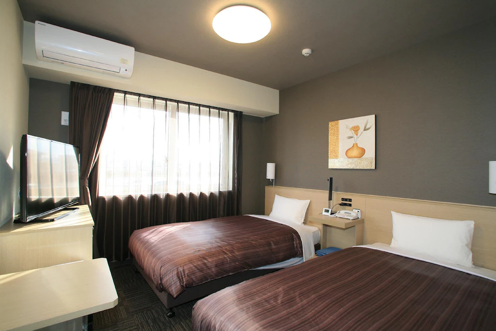 호텔 루트 인 나토리 이와누마 인터 (Hotel Route Inn Natori Iwanuma Inter) 위치 및 접근성