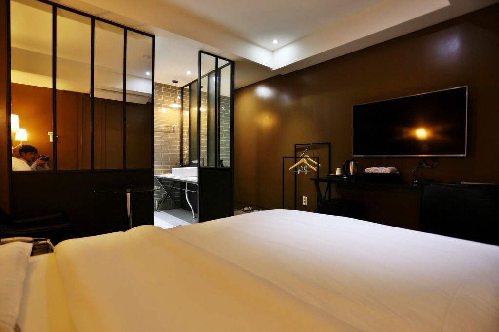 인천 석남동 스테이 호텔 (Incheon Seoknamdong Stay Hotel) 객실 및 시설