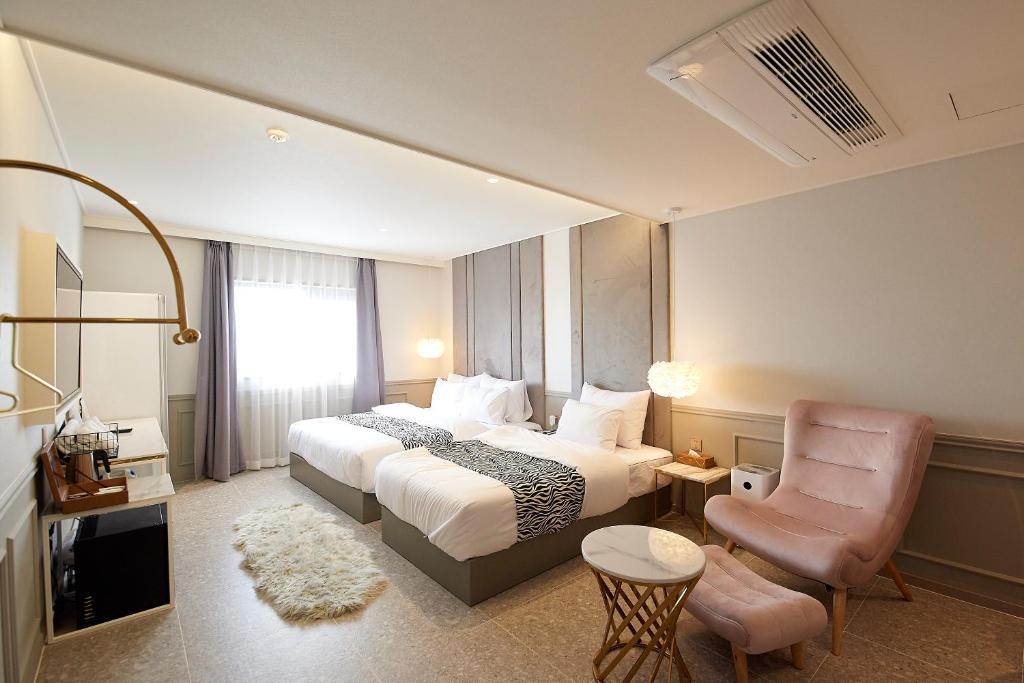 덴바스타 호텔 화명동 (Denbasta Hotel Whamyung) 위치 및 접근성