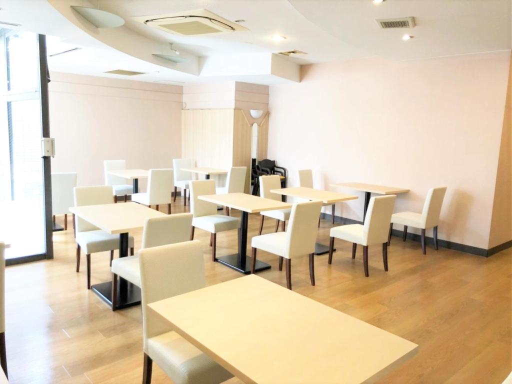 APA 호텔 구마모토 사쿠라마치 버스 터미널 미나미 (APA Hotel Kumamoto Sakuramachi Bus Terminal Minami) 객실 및 시설