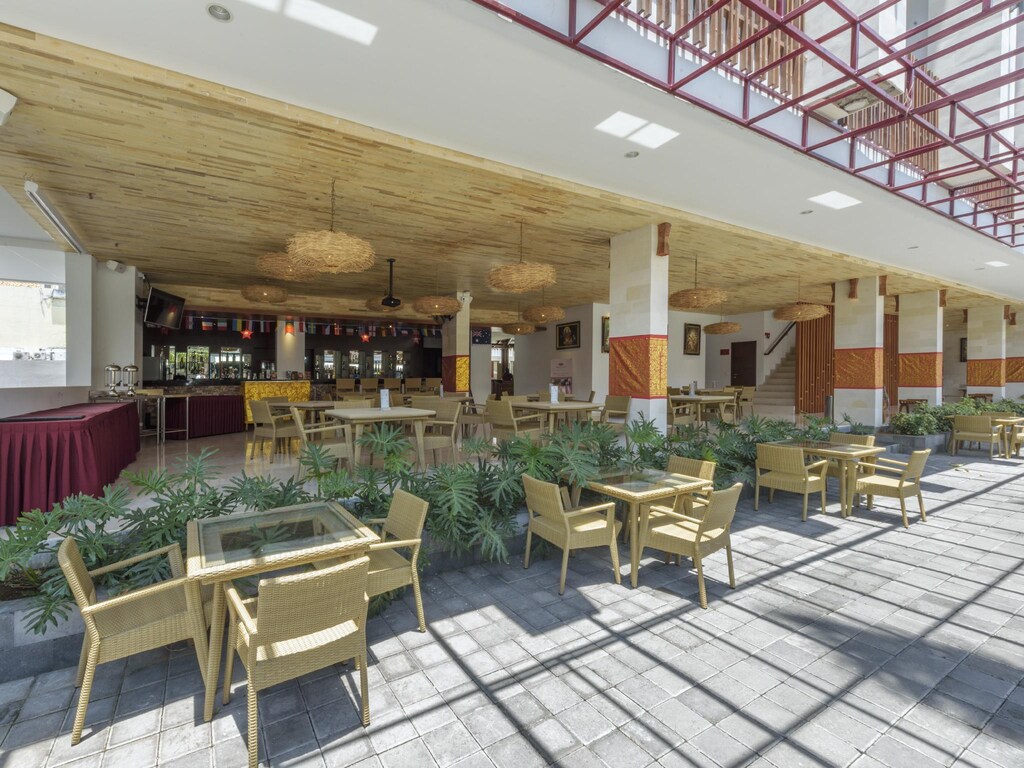 그랜드 라 왈론 호텔 (Grand La Walon Hotel) 객실 및 시설